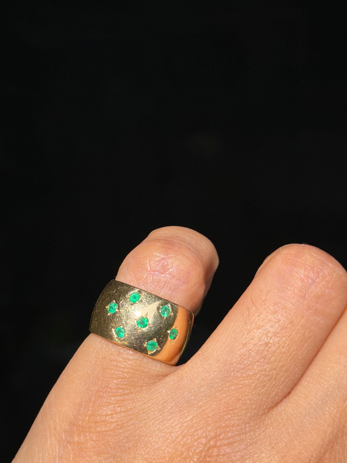 Vintage 1970ś 14k star set emeralds cigar band ✨💚