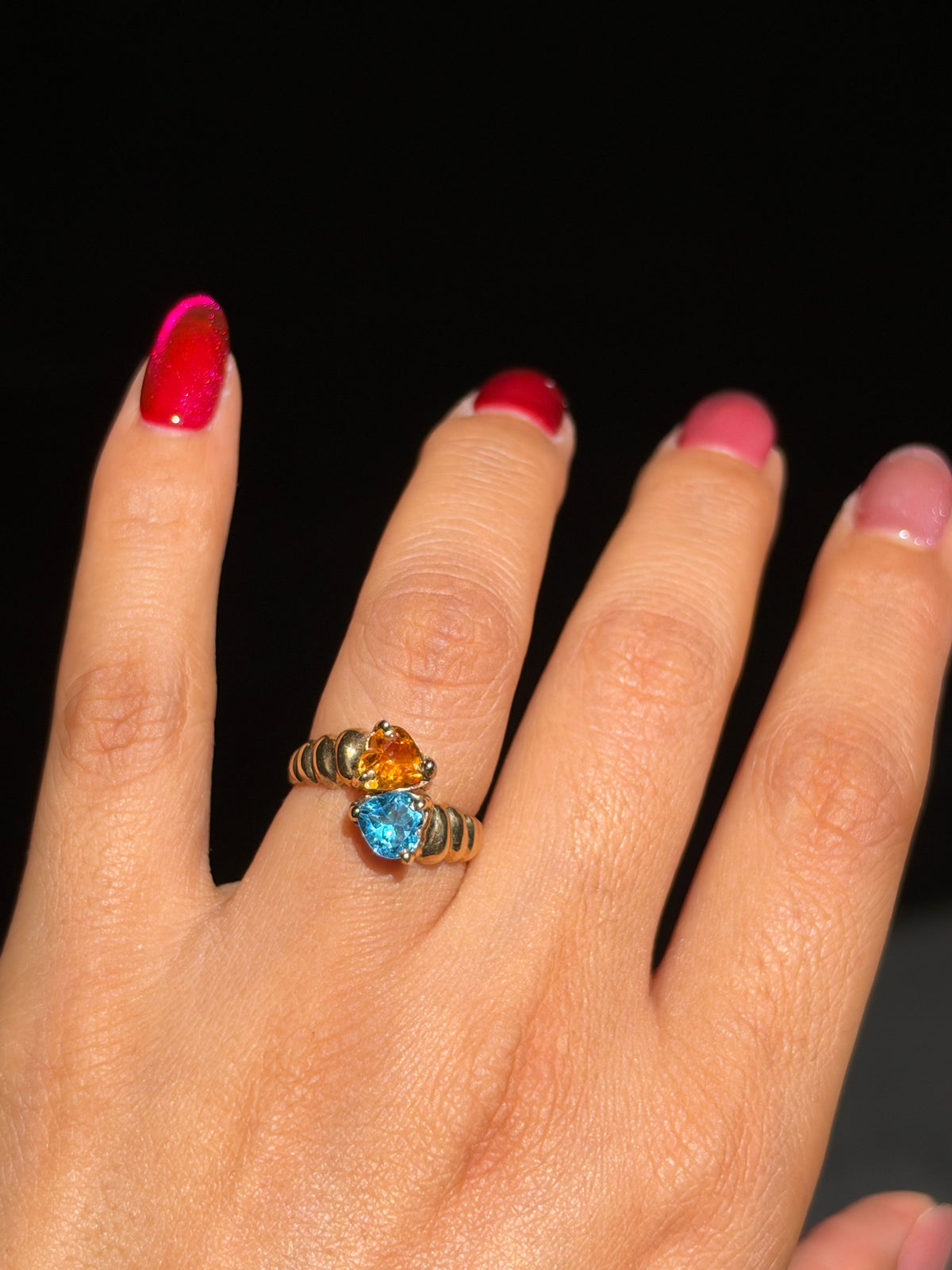 10k ribbed Bypass heart ring