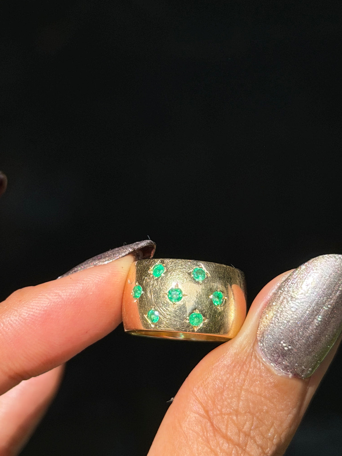 Vintage 1970ś 14k star set emeralds cigar band ✨💚