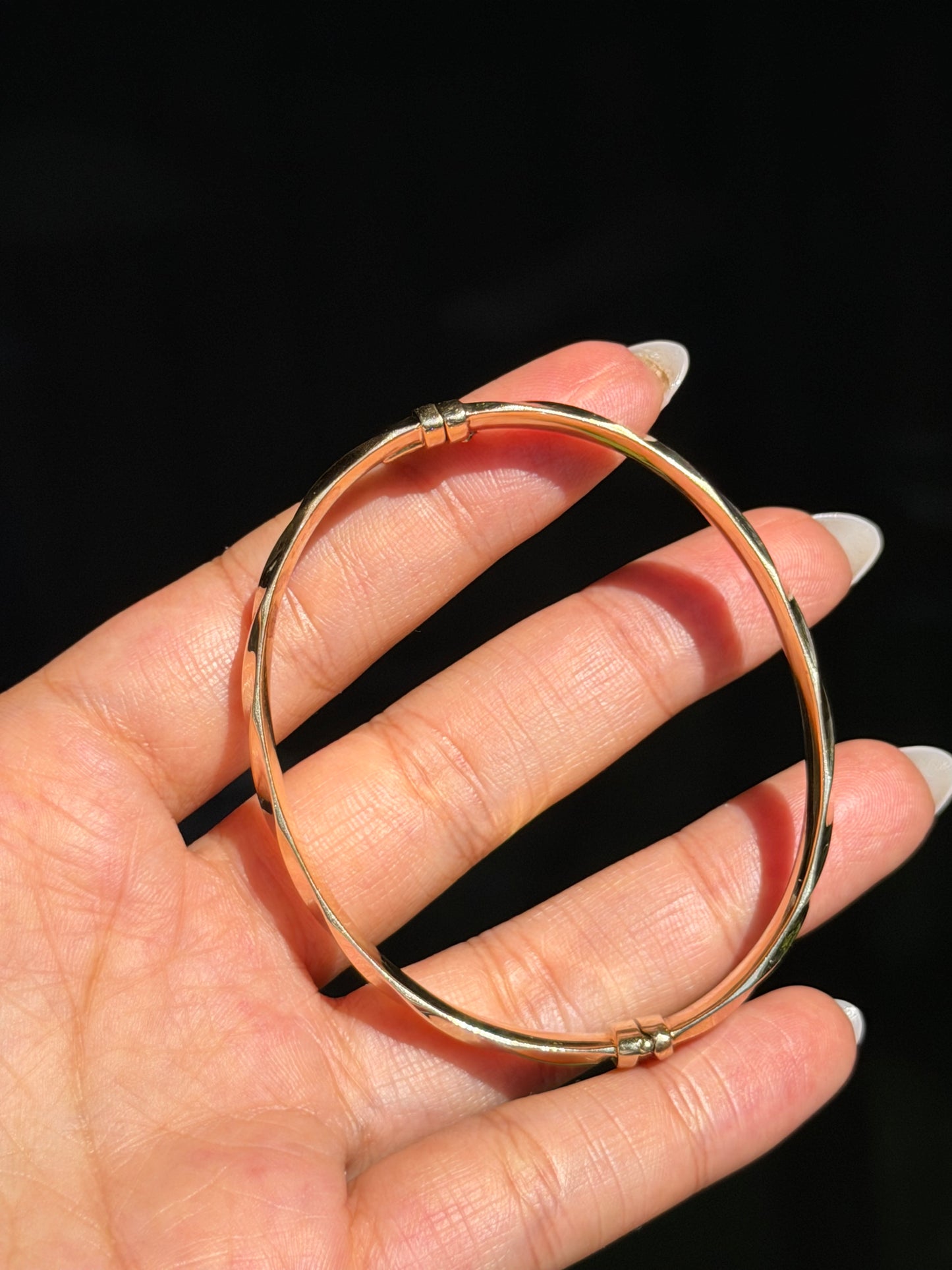 14k Italian hinged bracelet by Milor